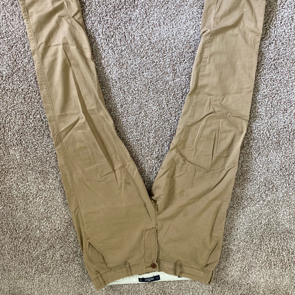 Hollister chinos